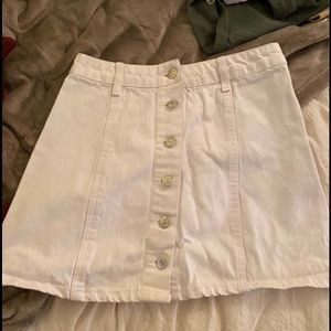 WHITE SKIRT